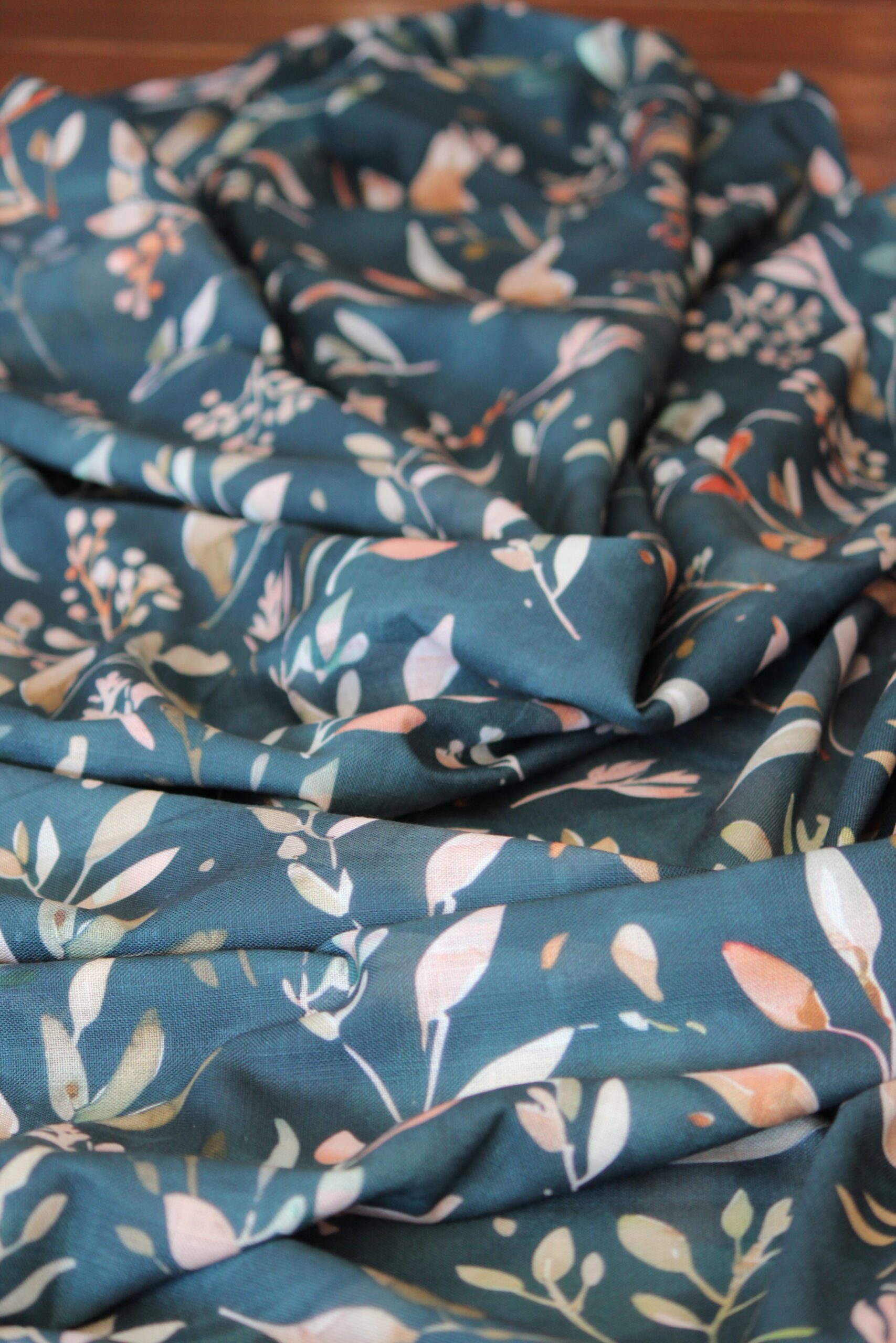 Dark Green with Leaves - Tablecloth