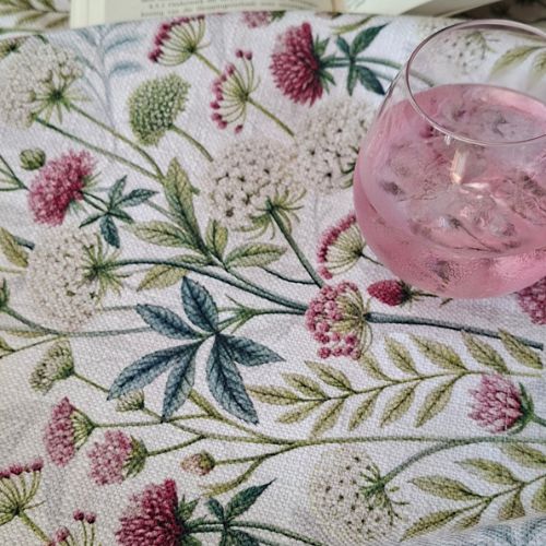 Queen Anne Clove - Table Runner - Image 2