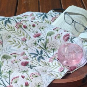 Queen Anne Clove - Table Runner